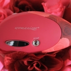 Лимитированный вакуумный стимулятор клитора Womanizer W500 красные розы